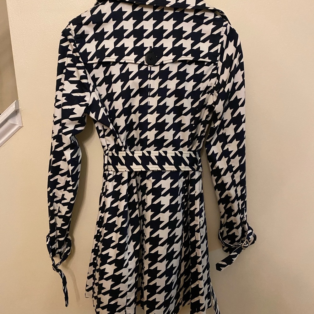 Vertigo Paris Black and White Houndstooth Coat - Picture 2 of 4